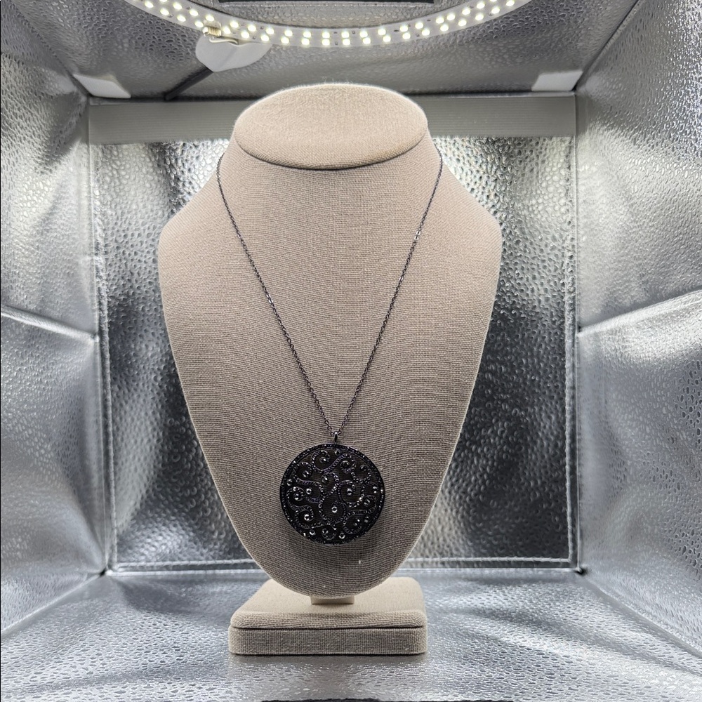 Elegant Black Pendant Necklace